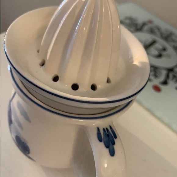 Hand painted Delft juicer - Picture 3 of 6